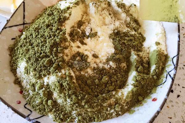 抹茶蔓越梅雪花酥的做法图解2