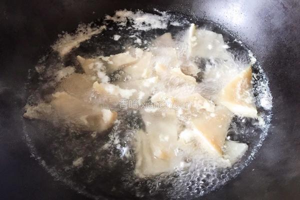 凉拌猪肉皮的做法图解1