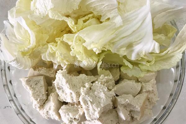 手掰豆腐白菜汤的做法图解3