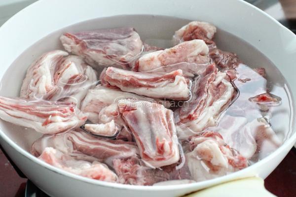红烧羊排炖土豆的做法图解3