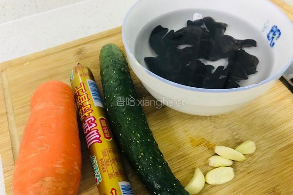 东北大拌凉菜的做法图解1