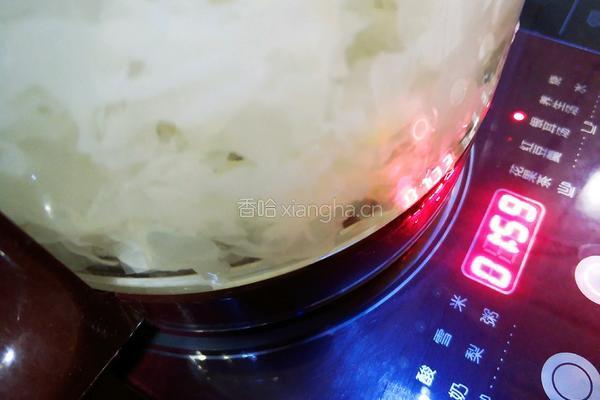 红枣苹果银耳汤的做法图解6