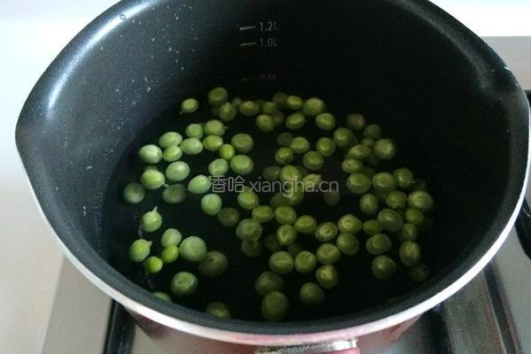 新文美食 扇贝虾仁蛋炒饭的做法图解3