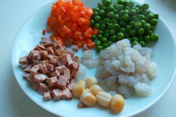 新文美食 扇贝虾仁蛋炒饭的做法图解4