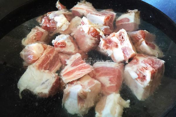 排骨土豆炖豆角的做法图解3