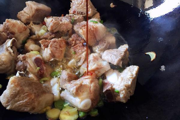 排骨土豆炖豆角的做法图解10