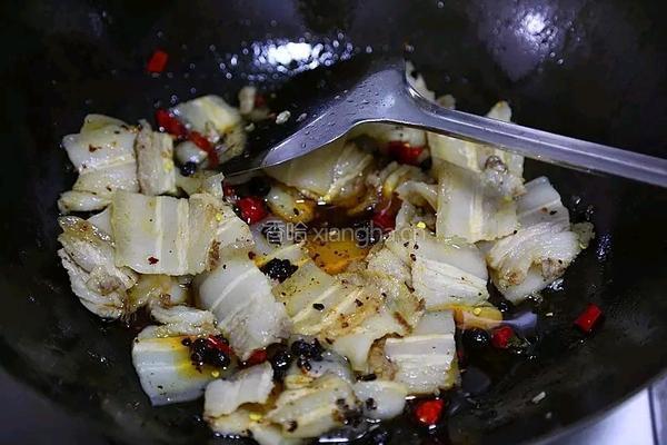 大蒜炒回锅肉的做法图解5