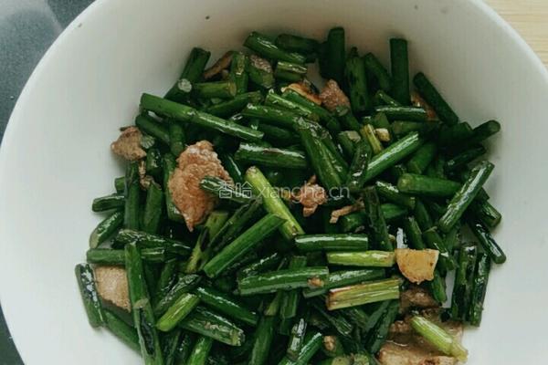 蒜苔炒肉的做法图解3