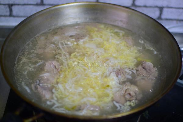 排骨烩酸菜的做法图解6