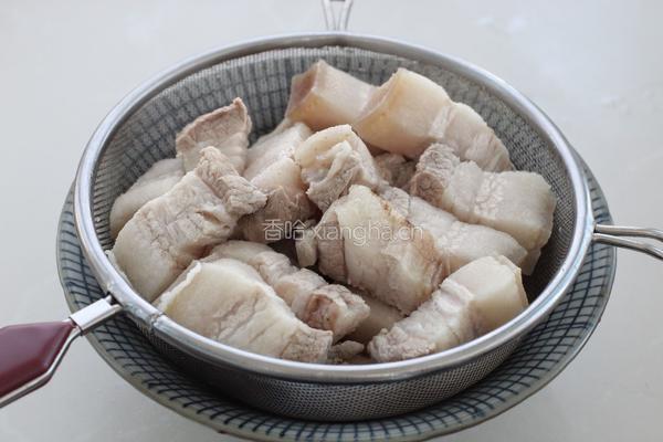 红烧肉炖土豆的做法图解3
