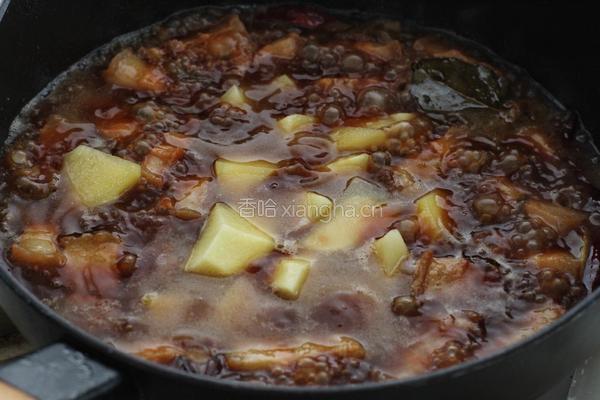 红烧肉炖土豆的做法图解10