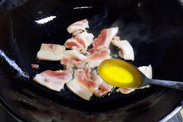 五花肉炒酸菜的做法图解6