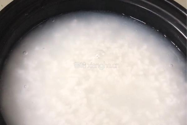 婴儿辅食之鸡蛋粥的做法图解3