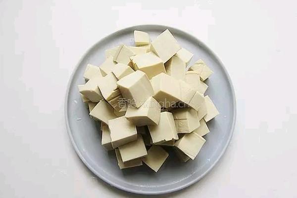 白豆腐烧皮蛋的做法图解4