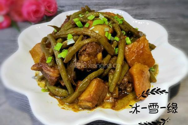 排骨炖豆角土豆的做法图解1