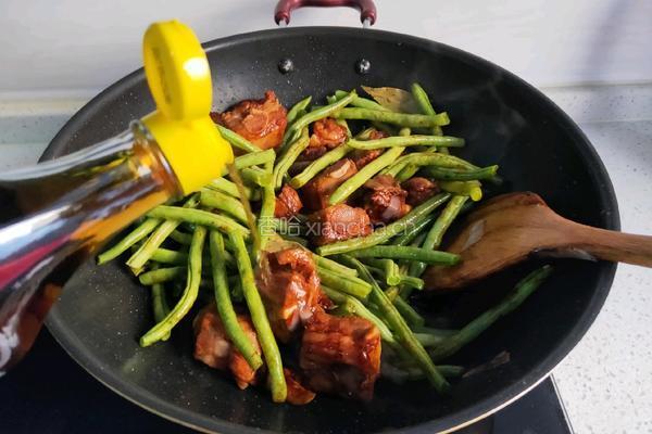 排骨炖豆角土豆的做法图解6