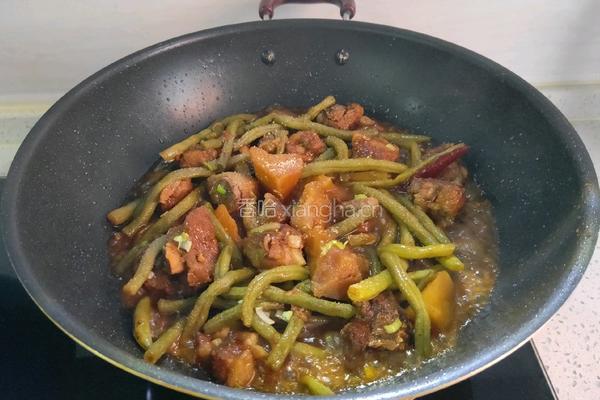 排骨炖豆角土豆的做法图解10