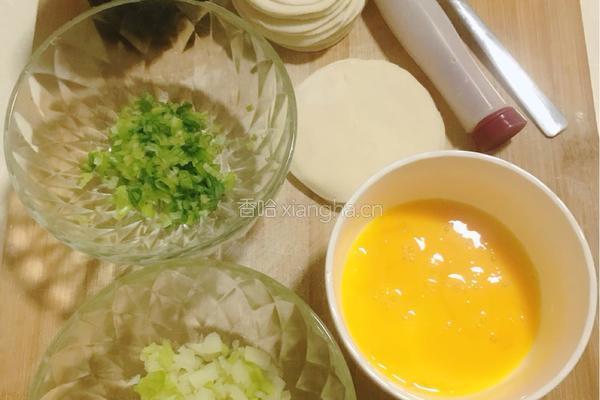 饺子皮鸡蛋灌饼的做法图解1