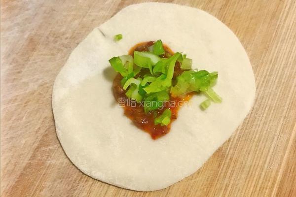 饺子皮鸡蛋灌饼的做法图解2