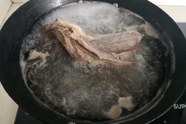 萝卜烧牛腩的做法图解2
