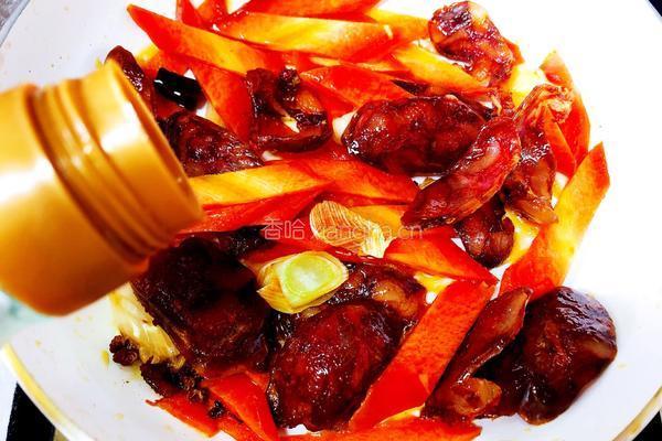 芹菜炒腊肉的做法图解7