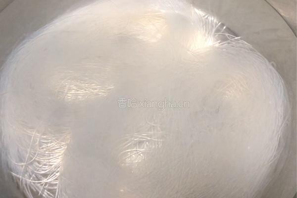 粤式－白菜虾米粉丝煲的做法图解1