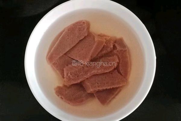 芹菜猪肝粥 (宝宝辅食）的做法图解3