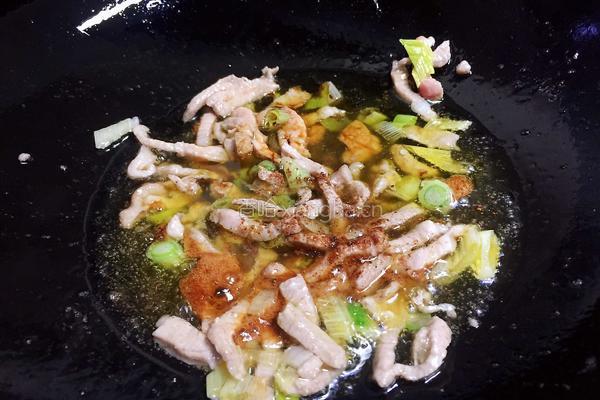 胡萝卜炝芹菜的做法图解9