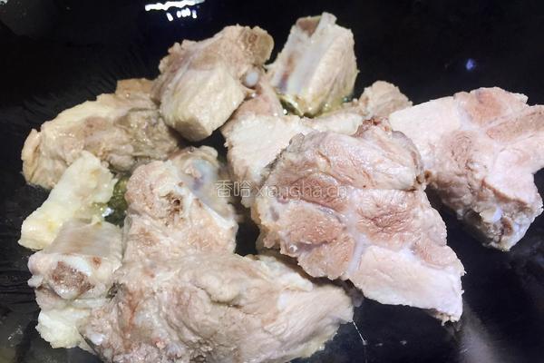 排骨粉条炖蘑菇的做法图解5