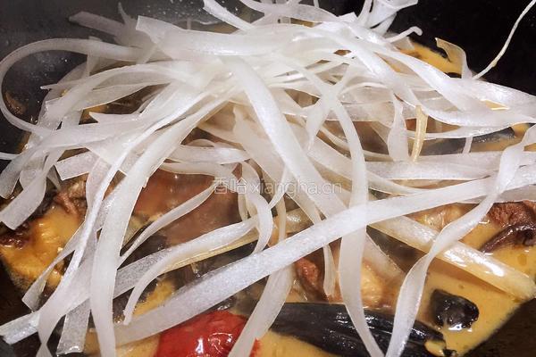 排骨粉条炖蘑菇的做法图解14