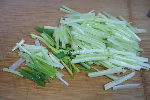 豆腐皮素菜卷的做法图解3