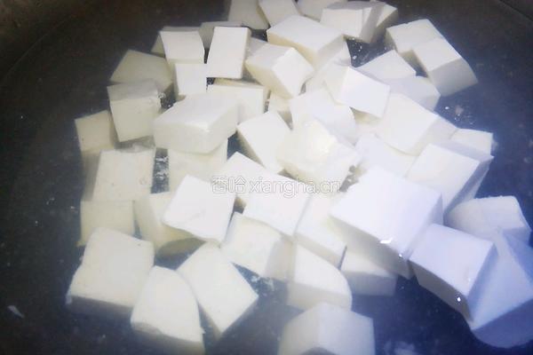 咸蛋黄豆腐的做法图解3