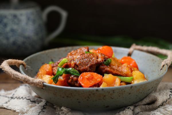 牛肉胡萝卜炖土豆的做法图解8
