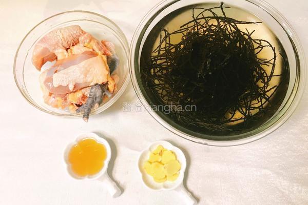 四川—核桃花炖土鸡的做法图解1