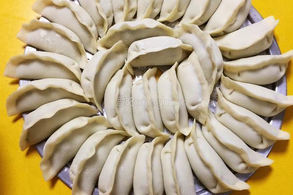 韭菜三鲜水饺的做法图解6