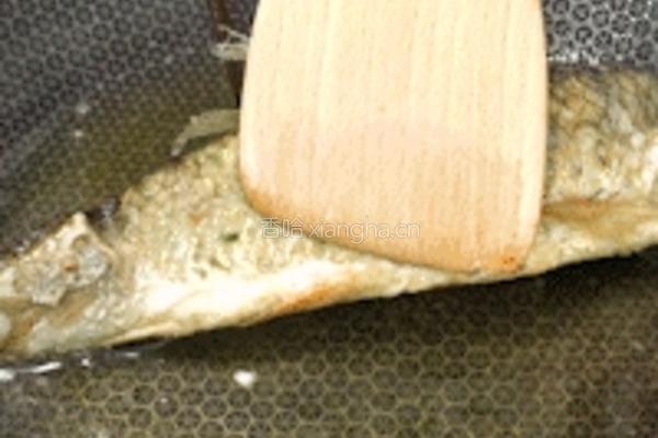 年年有鱼之煎酿鲮鱼的做法图解10