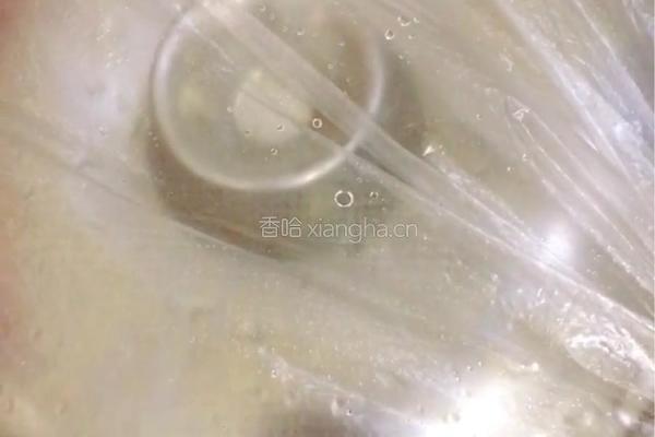 闽南黑豆杜仲鱿鱼炖猪尾巴的做法图解6