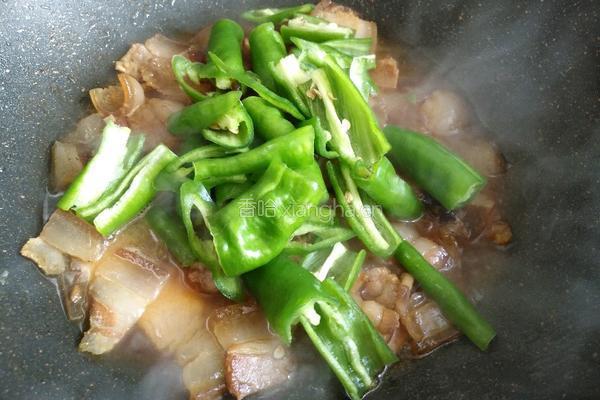  螺丝椒炒腊肉的做法图解12