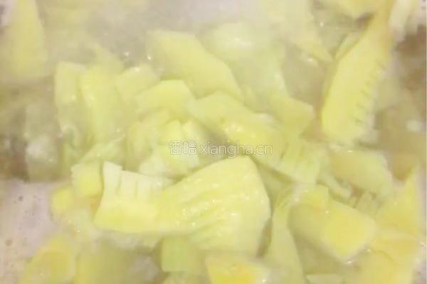 闽南芥菜炒冬笋的做法图解2