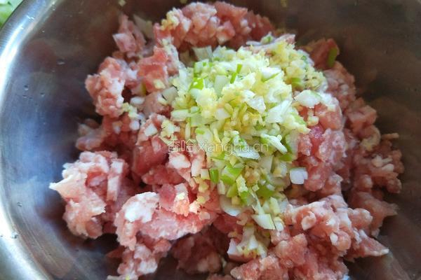 新文美食 花开富贵 清蒸青红萝卜的做法图解8