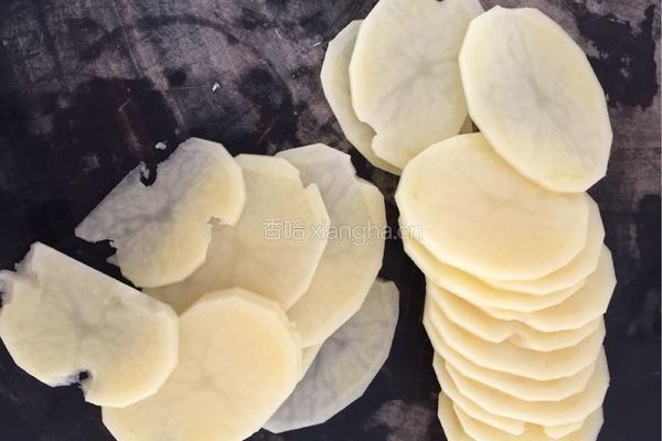 烹土豆片的做法图解2