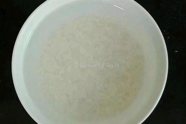 香蕉南瓜粥 (宝宝辅食）的做法图解1
