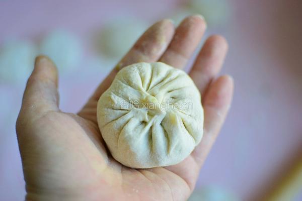 韭菜鸡蛋馅包子的做法图解10
