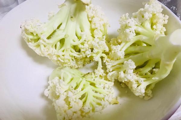 孜然菜花的做法图解1