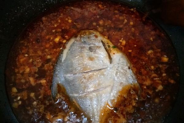 豆瓣酱烧平鱼的做法图解8