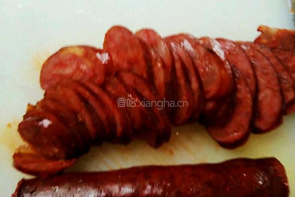 腊肠炒荷兰豆的做法图解2