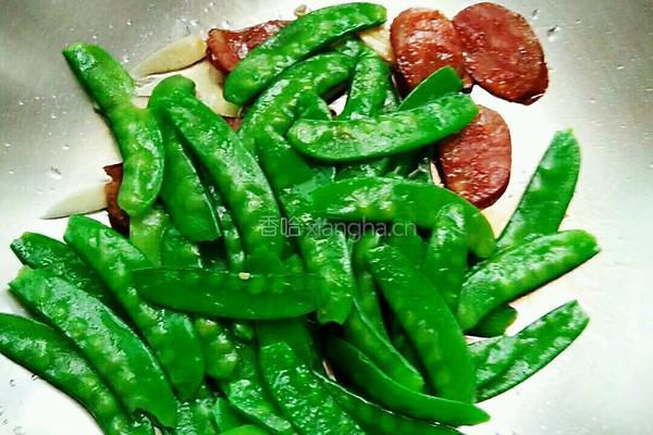 腊肠炒荷兰豆的做法图解6