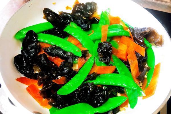荷兰豆炒木耳的做法图解9