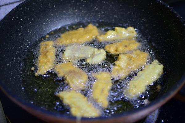 干炸小酥肉的做法图解8