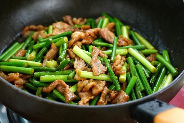 蒜苔炒肉的做法图解8